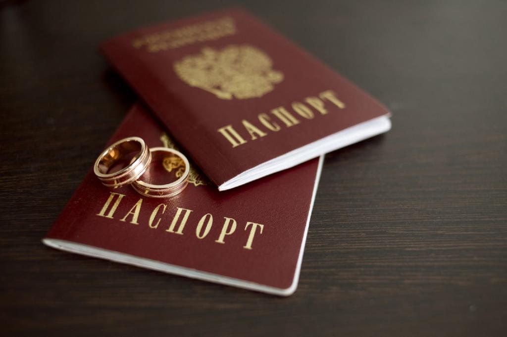 Паспорт после замужества - нужно ли менять
