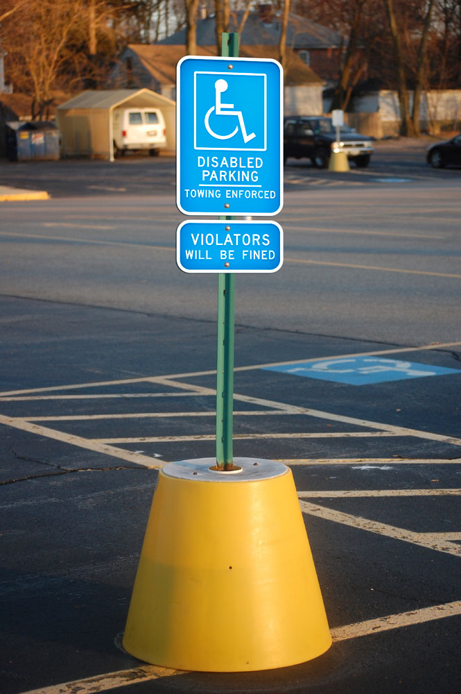 действие знака парковка для инвалидов начинается