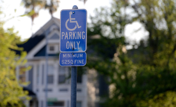 знак парковка для инвалидов зона действия знака